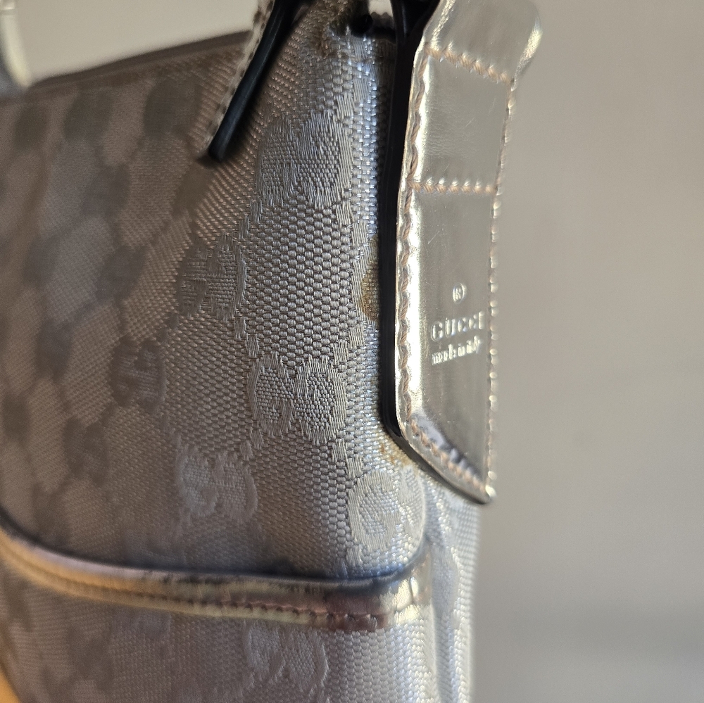 Gucci Silver Guccisima Crossbody Bag - Picture 14 of 16